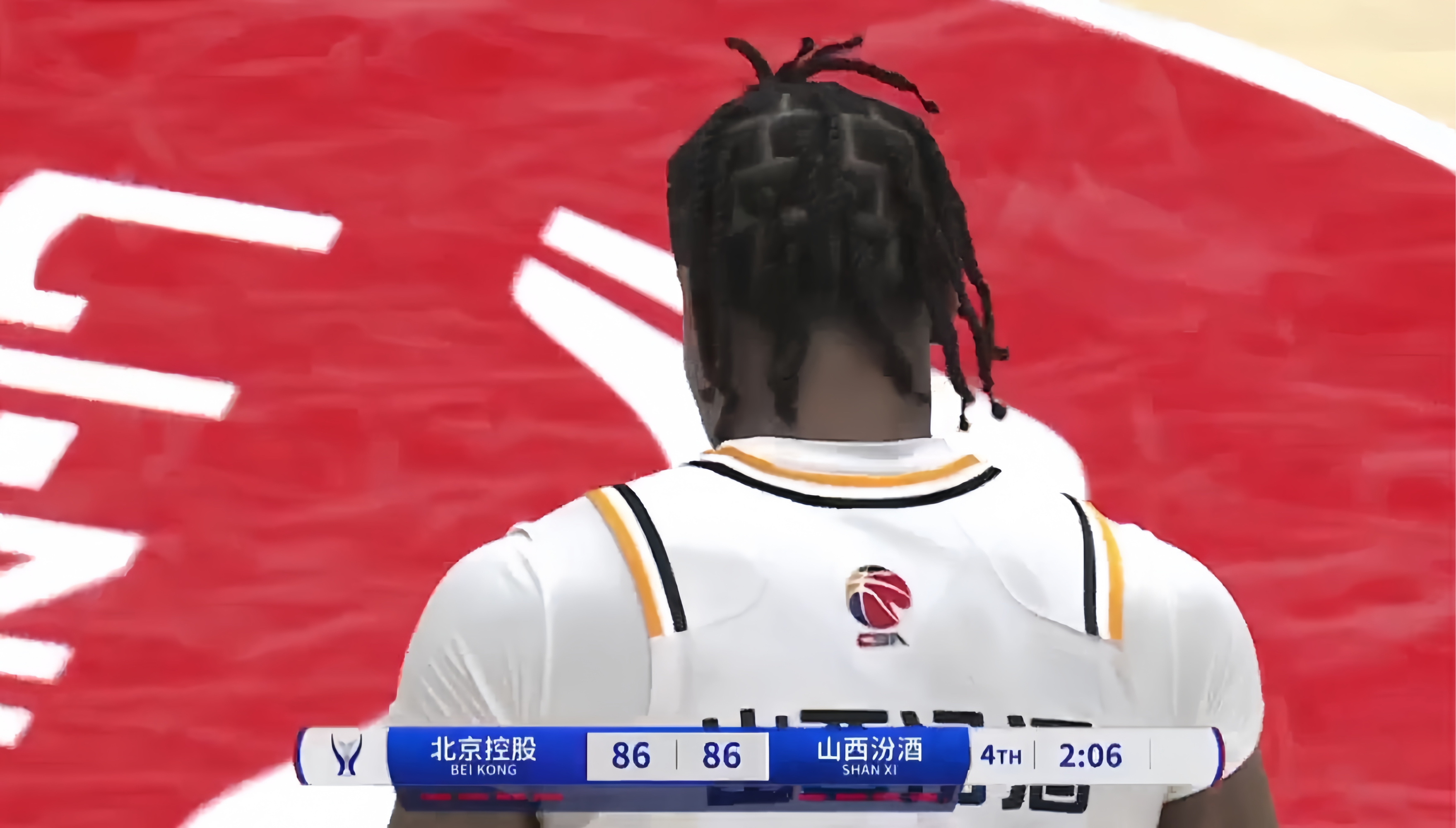 清晨欧篮联传出新动向，里昂刷新队史纪录，管理层表态——更衣室稳定，球队文化再被提及的简单介绍