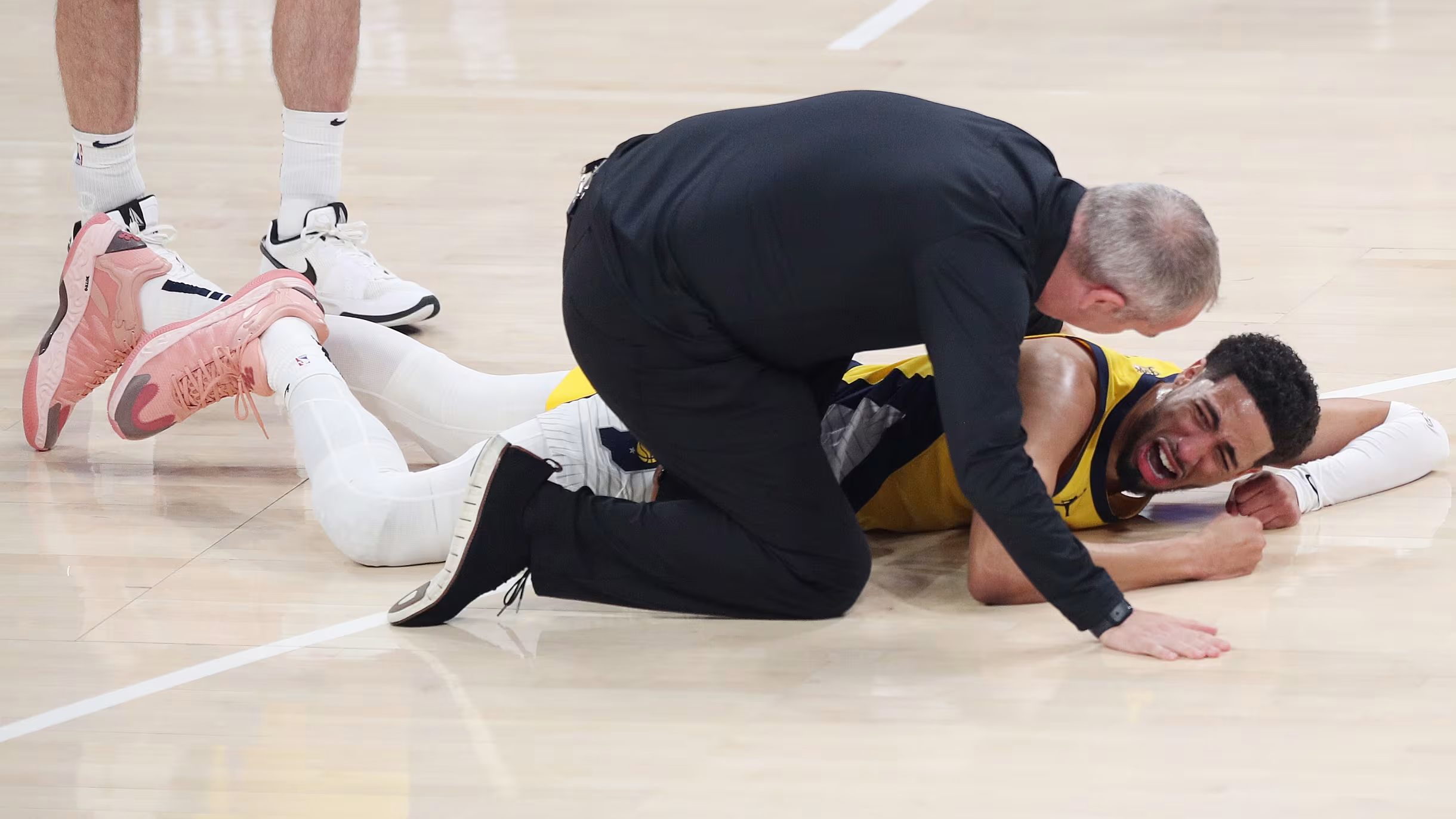 国际比赛日CBA季后赛传出新动向；俄克拉荷马雷霆止住颓势；管理层表态——赛场秩序良好；团队化学反的简单介绍